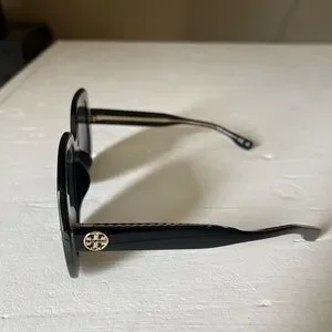 Tory Burch TY9010 501/11 Black Oversized Sunglasses 58-17 Tory Burch | Accessories | Tory Burch Black Oversized Square  main image 4
